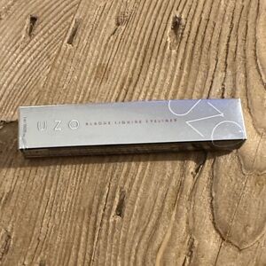 Uzo black Liquid Eyeliner